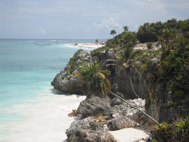 beach below the ruins - free image