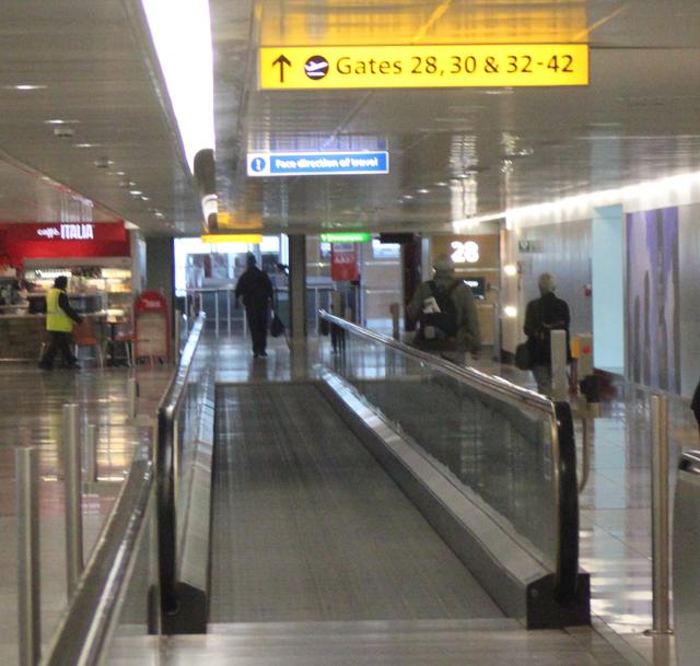 busy terminal - free image