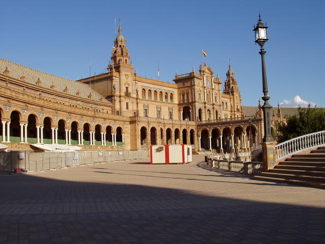 palace security - free image