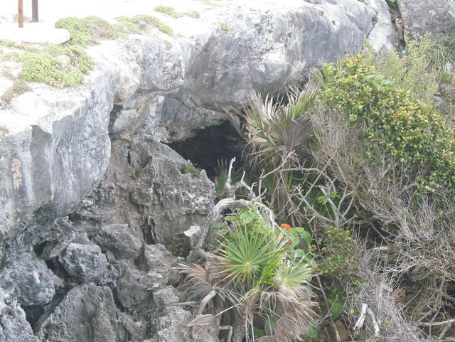 peeping cave - free image