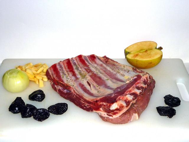 preparing for roasting rib. - free image