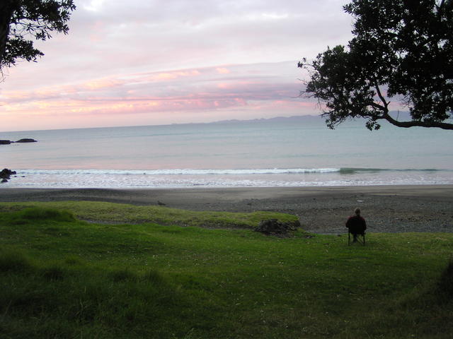 sea and pinkish sky - free image